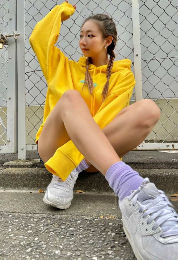 うらら 小顔美女の下着＆水着グラビア画像！