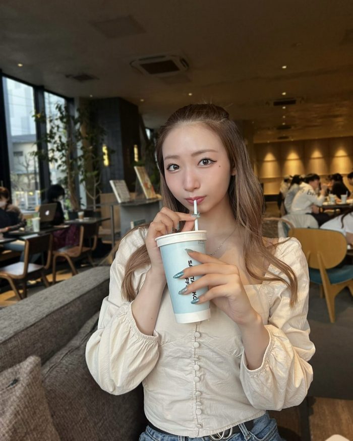 うらら 小顔美女の下着＆水着グラビア画像！