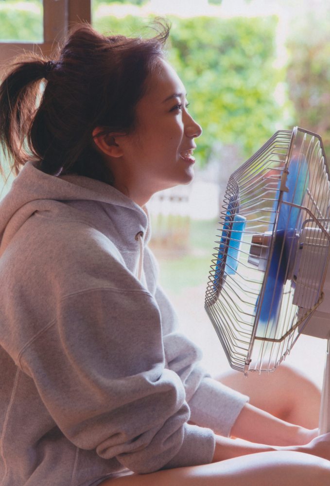 秋元真夏 激かわな水着・ランジェリー画像！