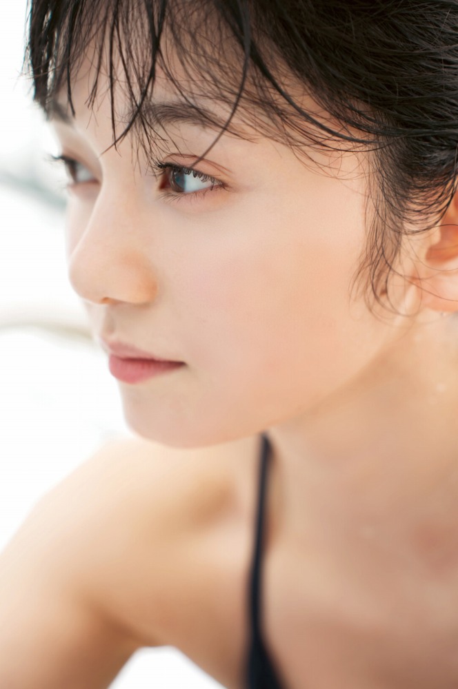 熊澤風花 キュートな水着グラビア画像ほか