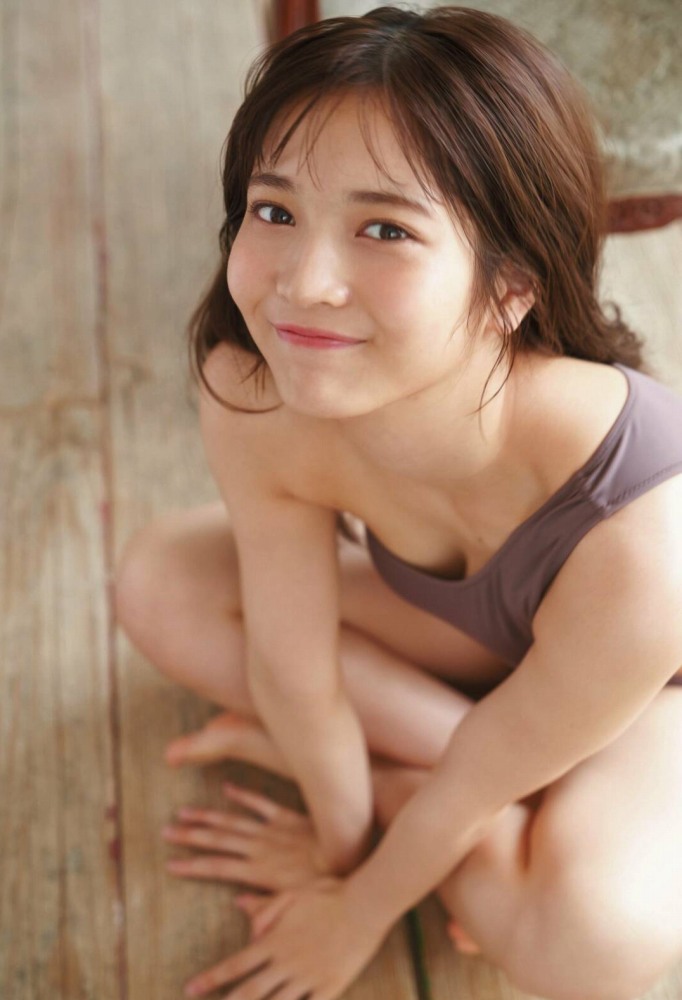 黒嵜菜々子 ふわふわボインの水着グラビア画像！