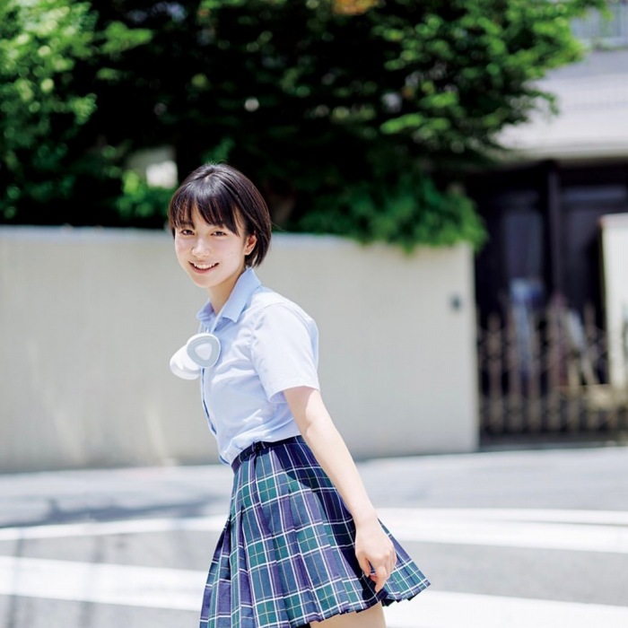 藤﨑ゆみあ 鬼かわすぎる着衣グラビア画像！