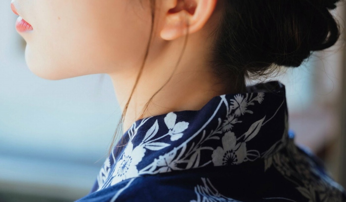 青山なぎさ 激かわな生脚＆タンクトップ画像！