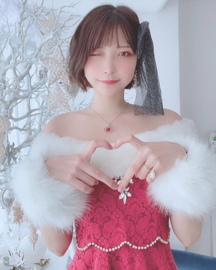 あまつまりな 脱ぎすぎ水着＆下着グラビア画像！