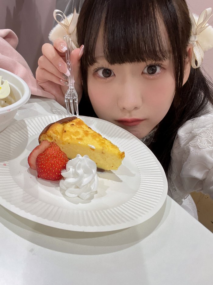 須羽こころ ふわふわバストの水着グラビア画像！