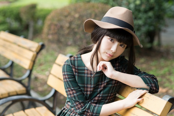 浜辺美波 鬼かわな水着＆浴衣グラビア画像！