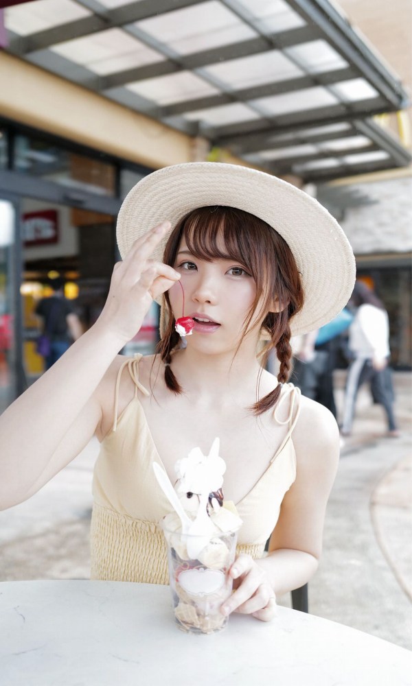 えなこ めっちゃかわいい水着グラビア画像！