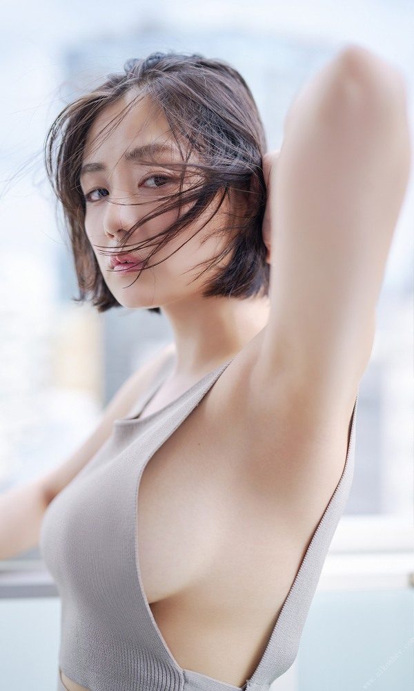 片山萌美 濡れ場ヌード＆水着グラビア画像！