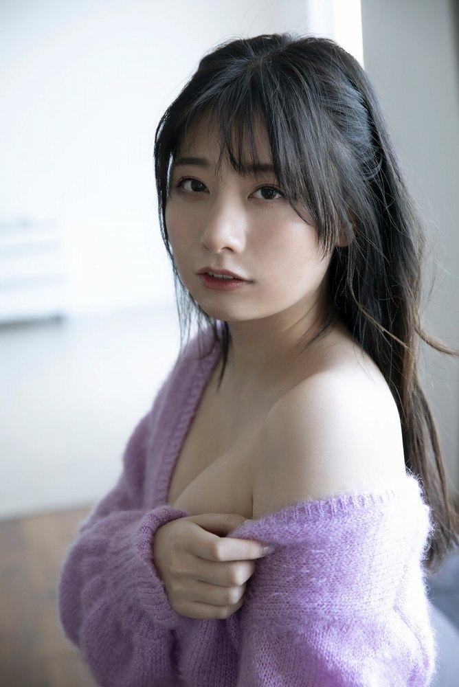 鈴木優香 ちょっと脱ぎすぎ水着グラビア画像！