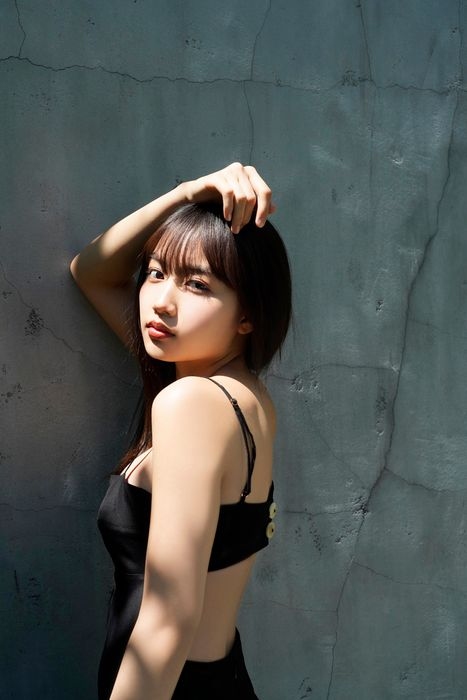 黒木ひかり むっちりバストの水着グラビア画像！