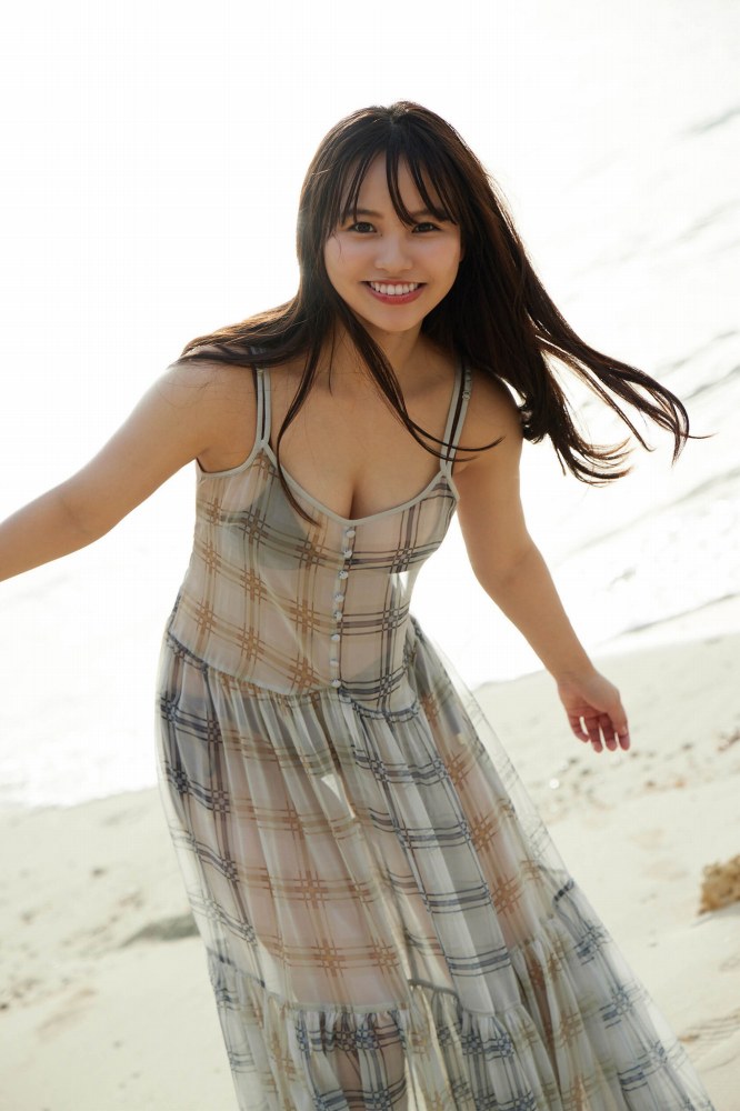 本郷柚巴 まぶしいボインの水着グラビア画像！