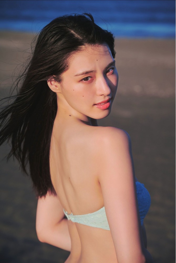 相楽伊織 けっこうボインな水着グラビア画像！