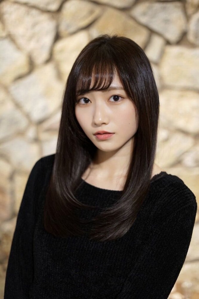 青山なぎさ 激かわな生脚＆タンクトップ画像！