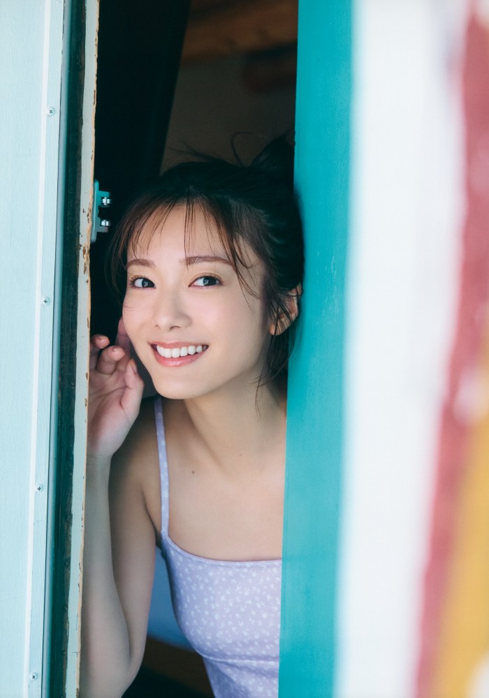 田村保乃 ナチュラルな激かわ水着グラビア画像！