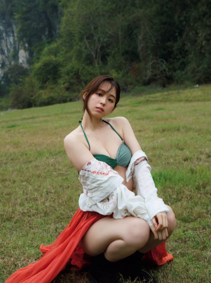 小池里奈 美尻でキュートな水着グラビア画像！