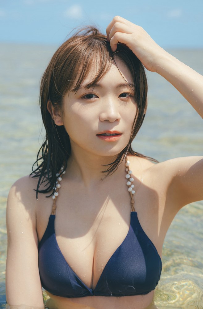 秋元真夏 激かわな水着・ランジェリー画像！