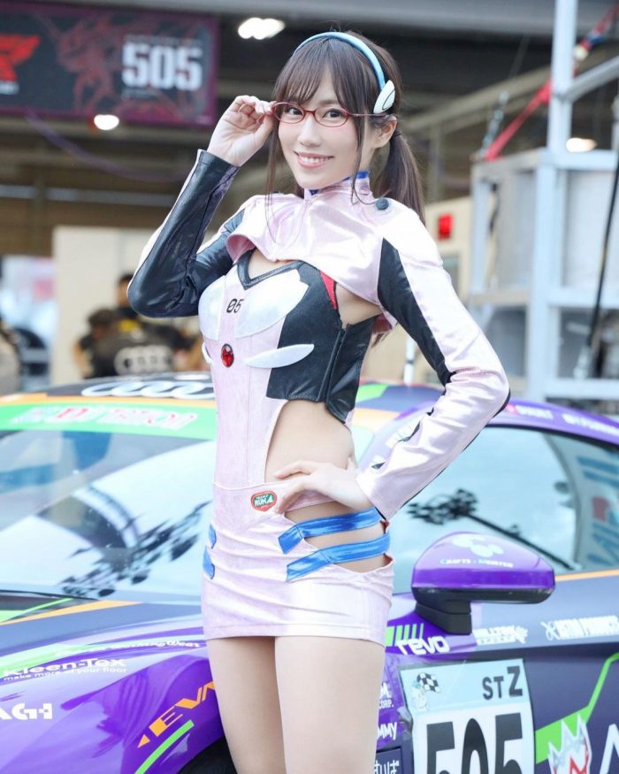 霧島聖子 Dカップお姉さんの水着グラビア画像！