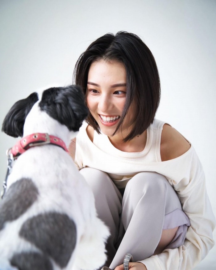 相楽伊織 けっこうボインな水着グラビア画像！