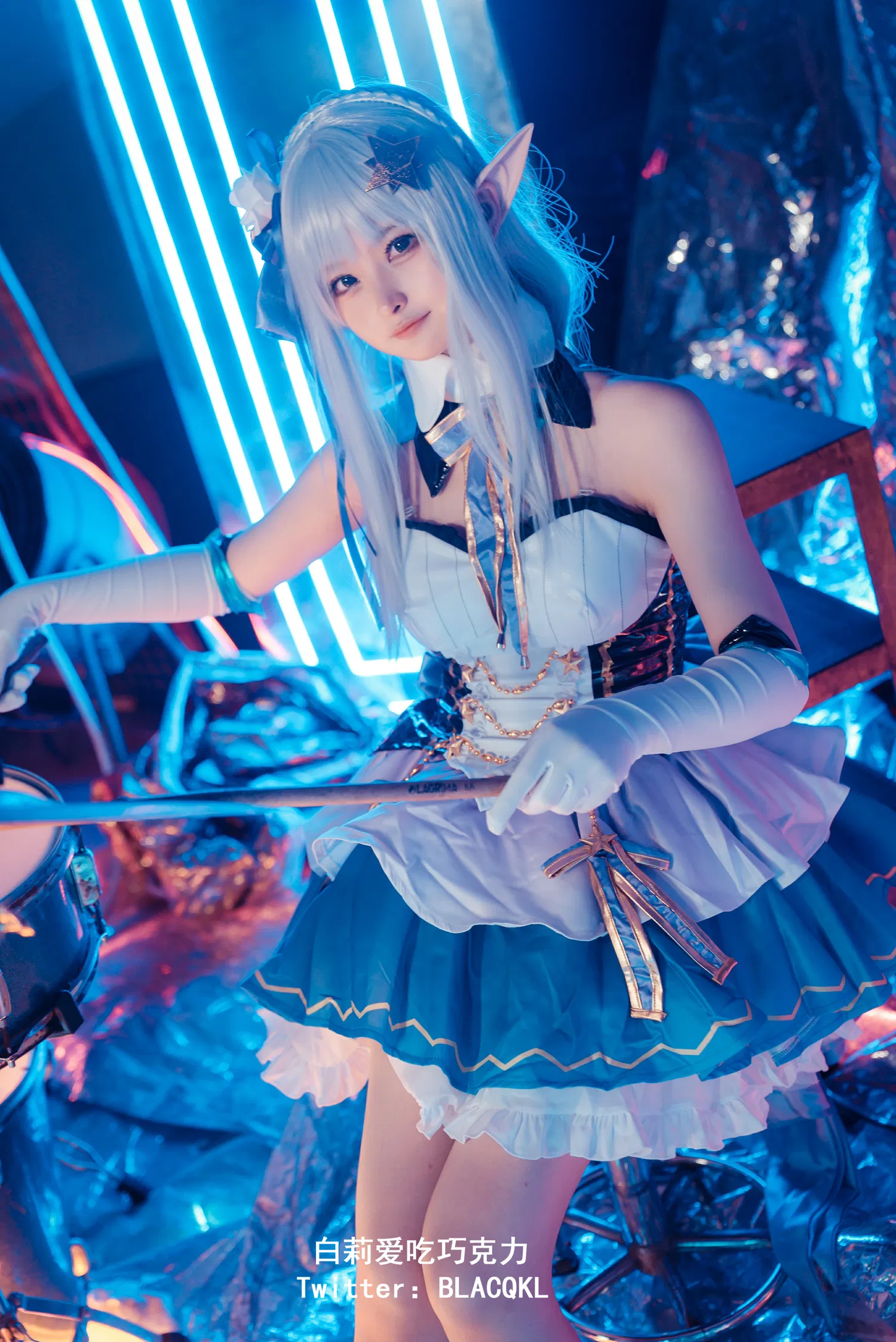 [COSPLAY] 白莉爱吃巧克力 – 爱蜜莉雅
