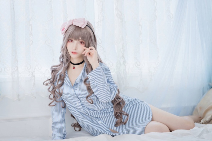 えい梨 美しいコスプレ＆水着グラビア画像！