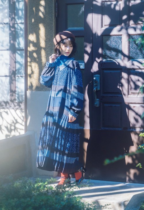 浜辺美波 鬼かわな水着＆浴衣グラビア画像！