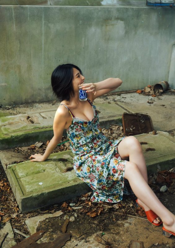 相楽伊織 けっこうボインな水着グラビア画像！