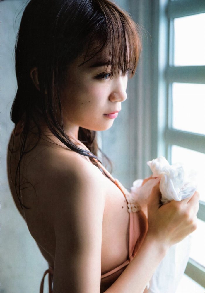 秋元真夏 激かわな水着・ランジェリー画像！