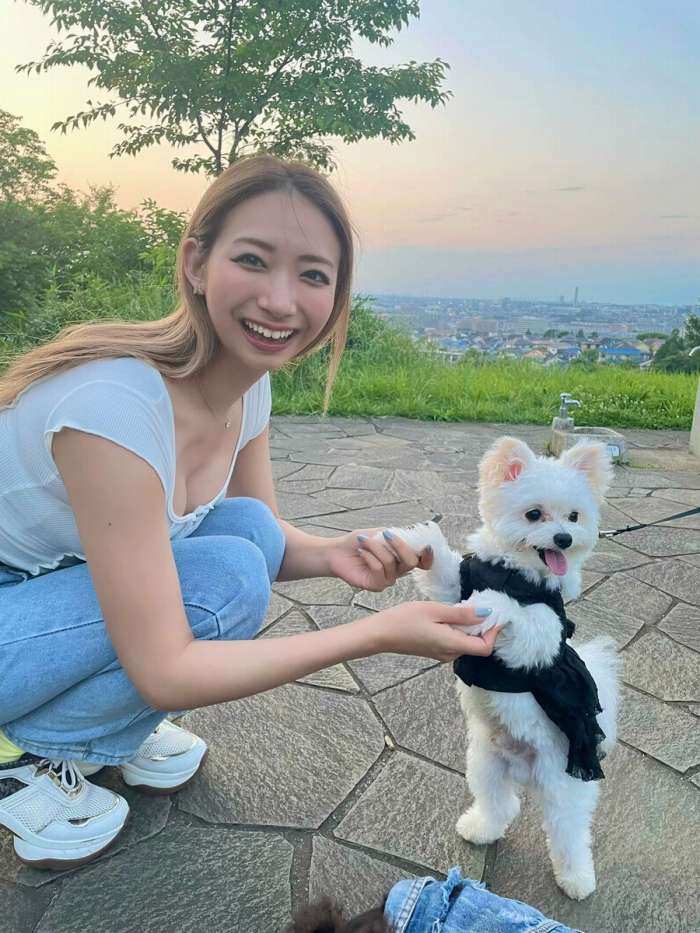 うらら 小顔美女の下着＆水着グラビア画像！