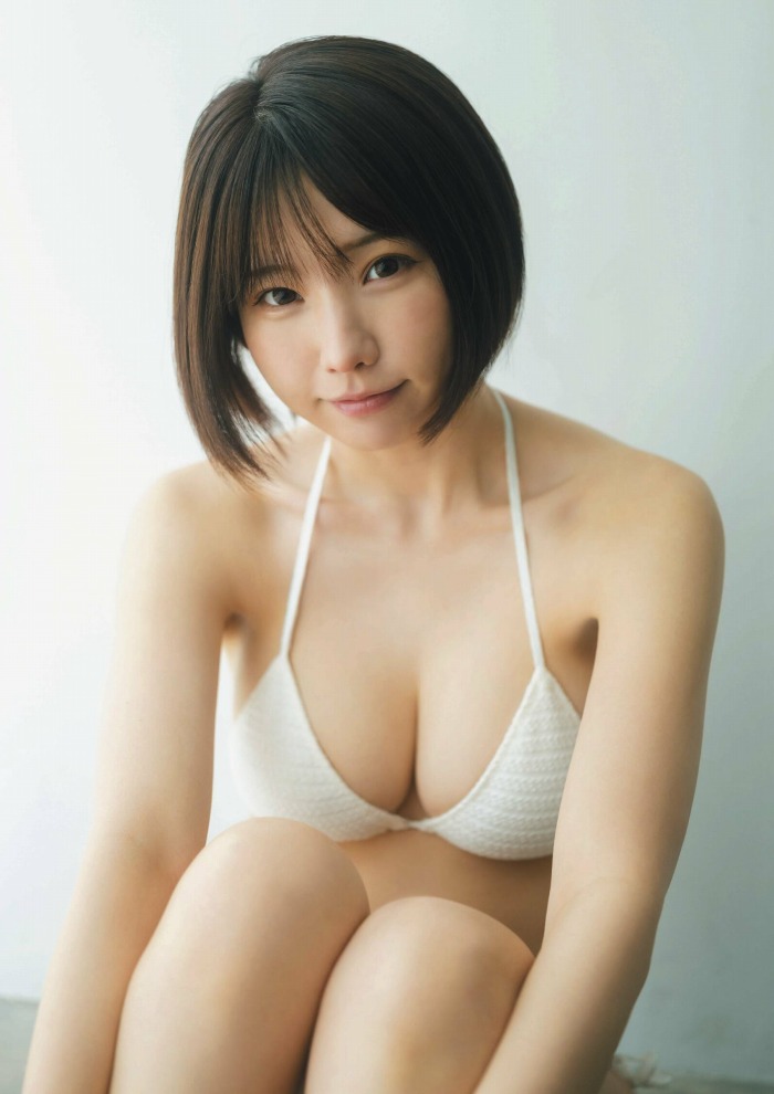 えなこ 過去のグラビア画像