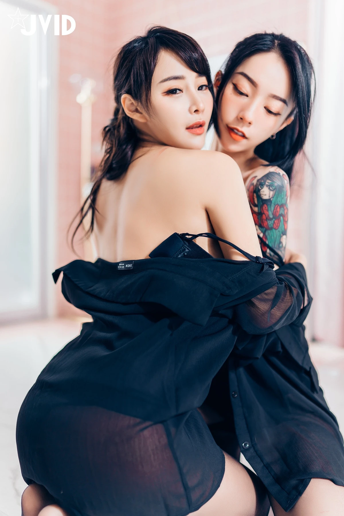 JVID Lele 樂樂 & 飄飄哥 – 上司新人下属 无内黑丝终极奥义 Set.01