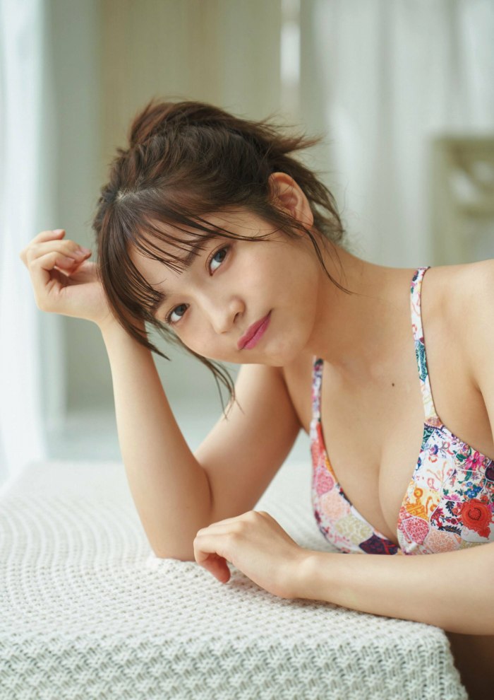 黒嵜菜々子 ふわふわボインの水着グラビア画像！