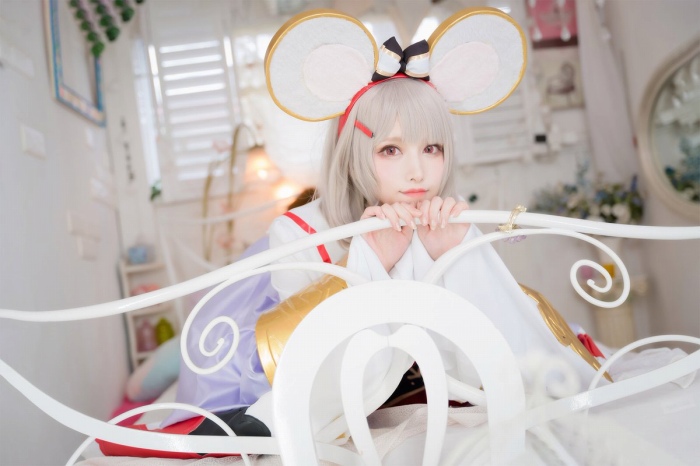 えい梨 美しいコスプレ＆水着グラビア画像！