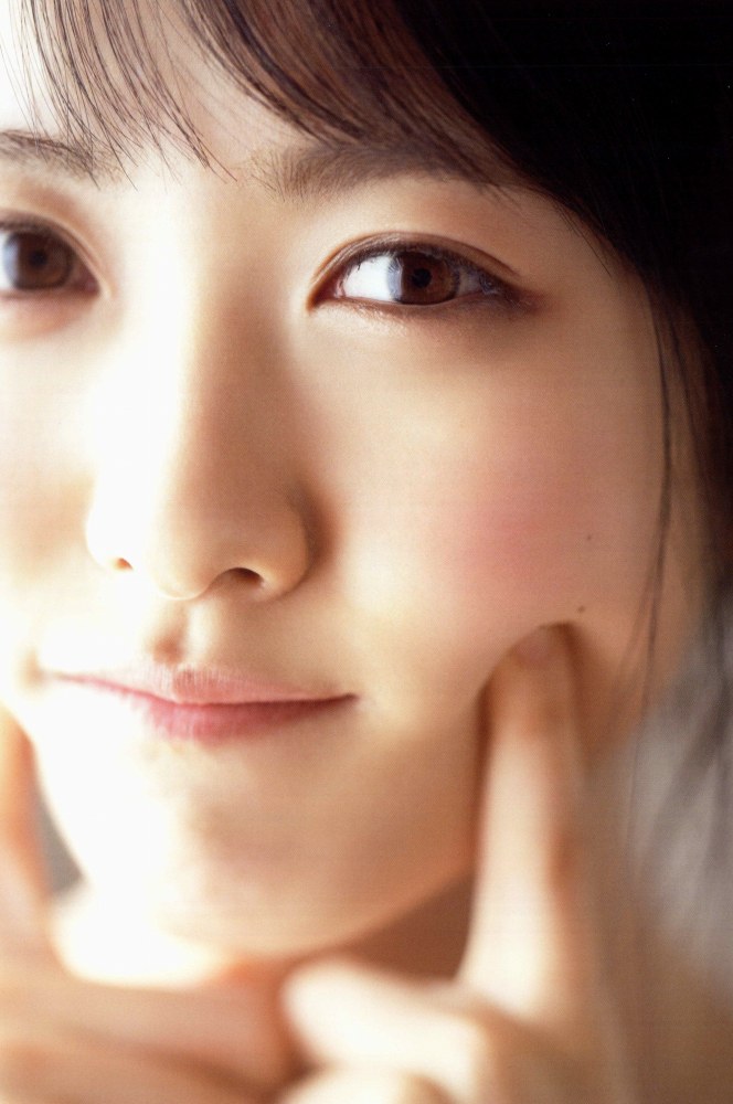 石田千穂 めちゃかわな水着グラビア画像！！