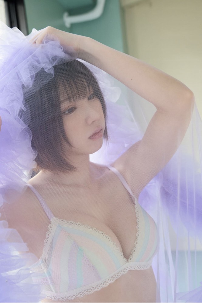 えなこ 過去のグラビア画像