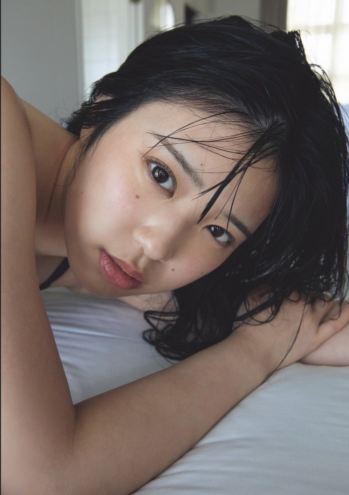 矢野ななか くびれボインの水着グラビア画像！