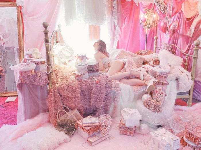 あまつまりな 脱ぎすぎ水着＆下着グラビア画像！