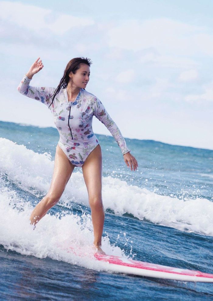 深田恭子 ムッチリ水着＆下着グラビア画像！