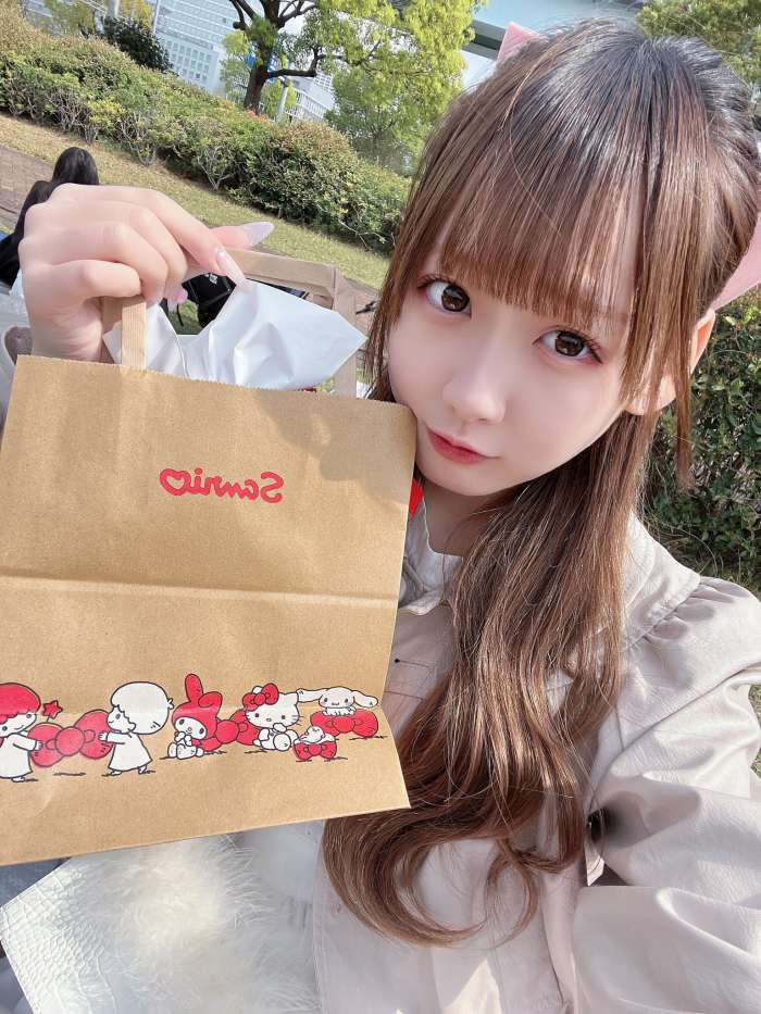 須羽こころ ふわふわバストの水着グラビア画像！