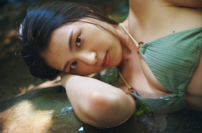 相楽伊織 けっこうボインな水着グラビア画像！