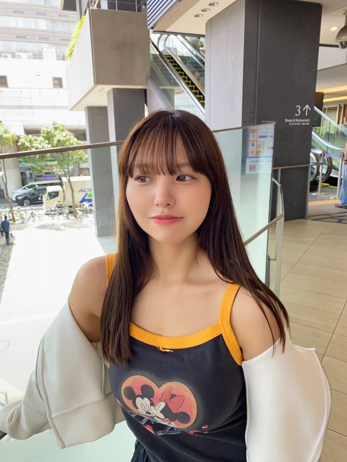 本郷柚巴 まぶしいボインの水着グラビア画像！