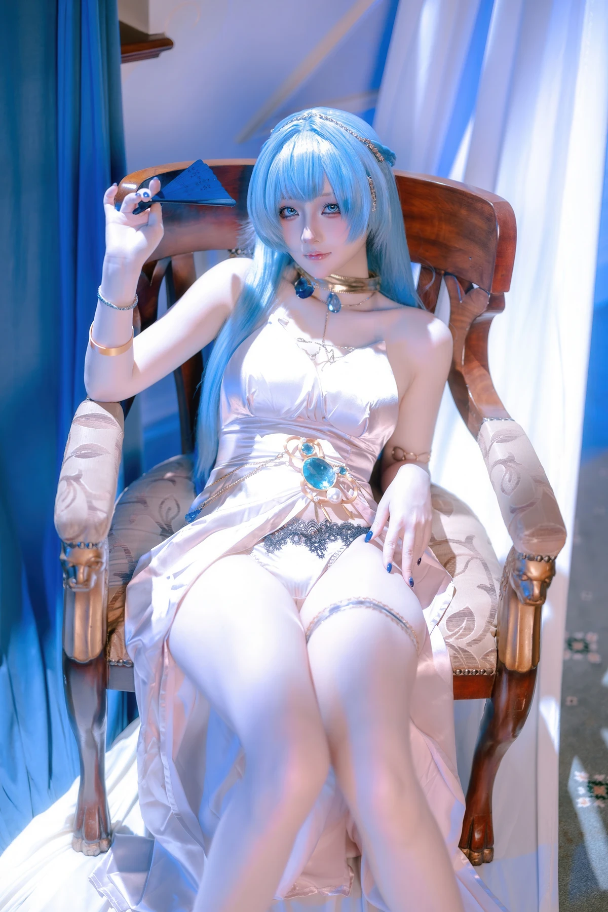 Cosplay 屿鱼 – 胜利女神 妮姬 海伦 礼服