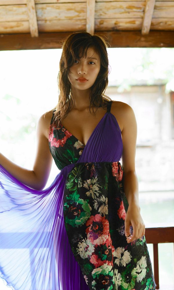 小倉ゆうか 激かわボインの水着グラビア画像！