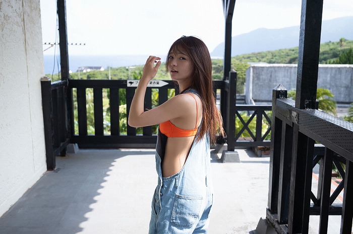 福留光帆 けっこうデカい水着グラビア画像！