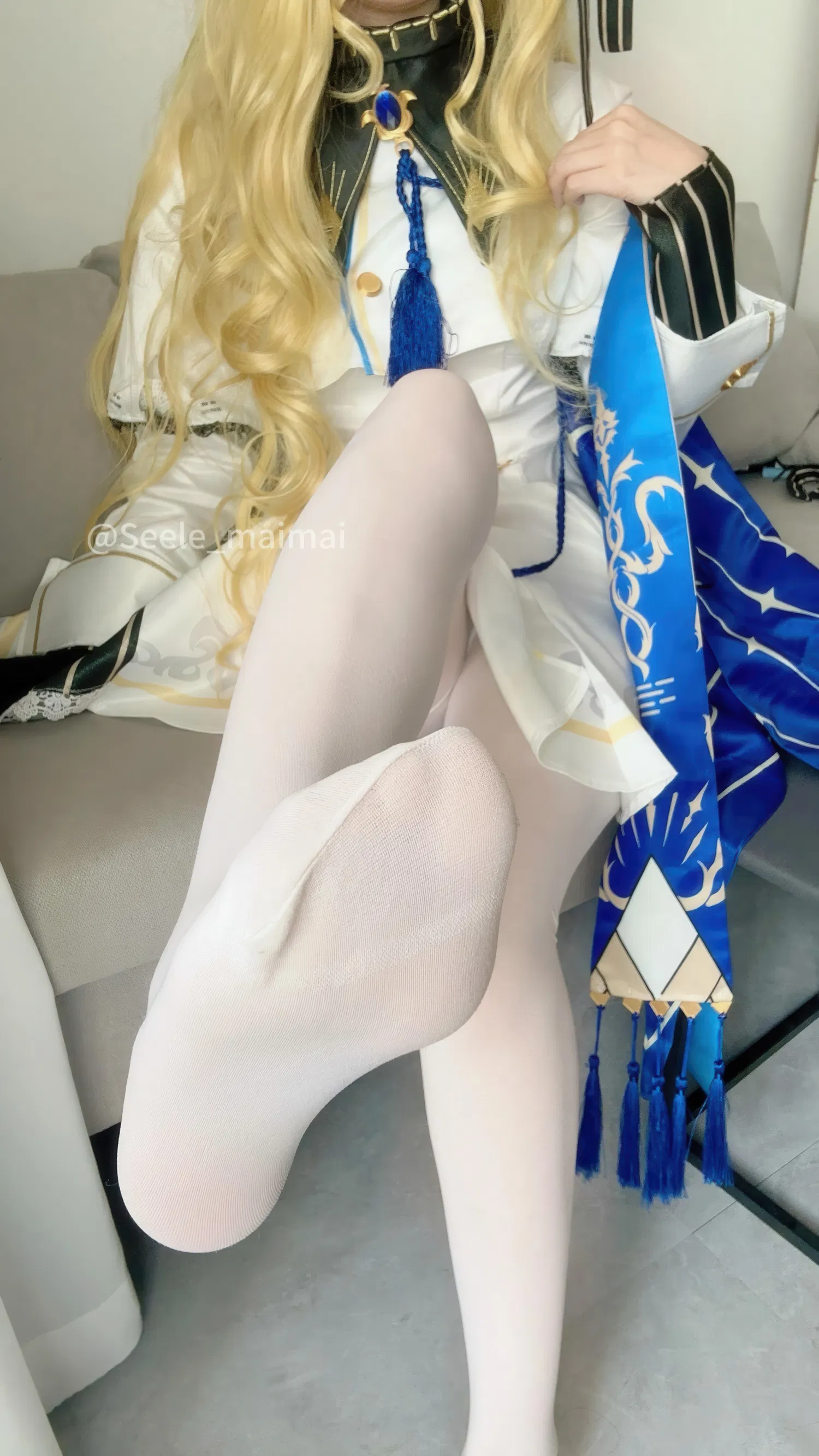 [Cosplay] Seele麦麦 - 鸣潮 菲比&卡提希娅·蓝色花海物语