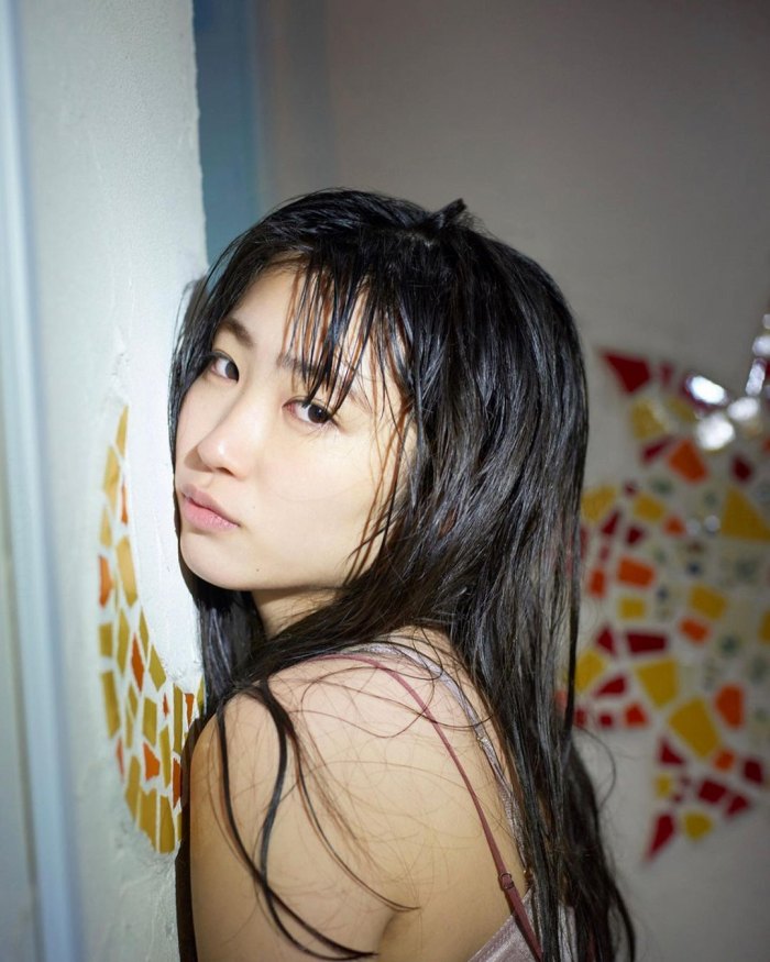 瑚々 スタイル抜群すぎる水着グラビア画像！