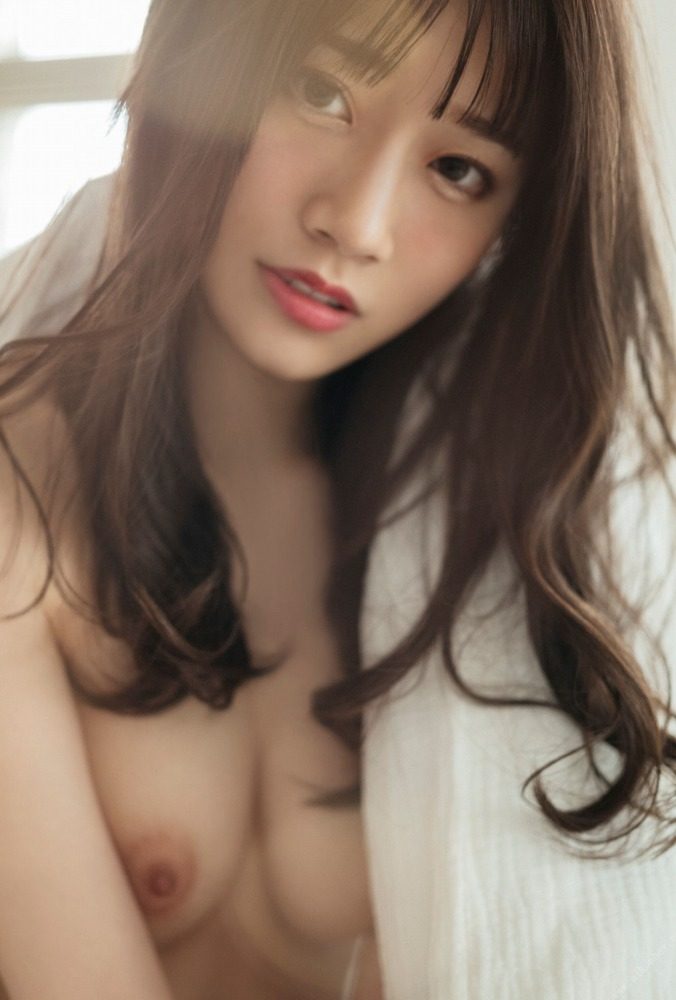 河北彩伽 絵になるEカップ美乳のヌード画像！