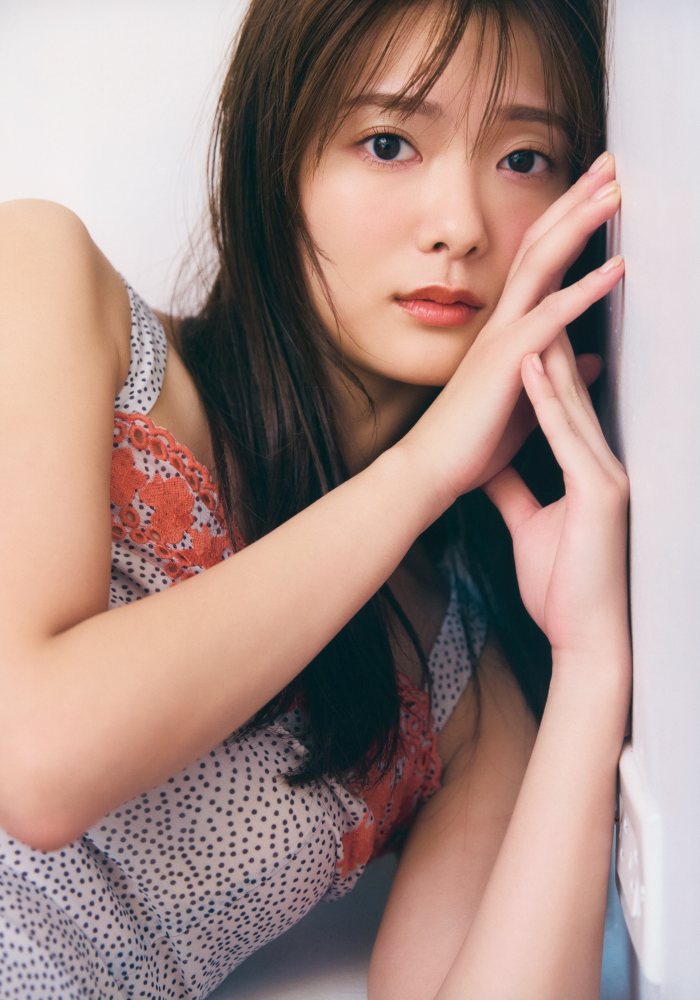 田村保乃 ナチュラルな激かわ水着グラビア画像！