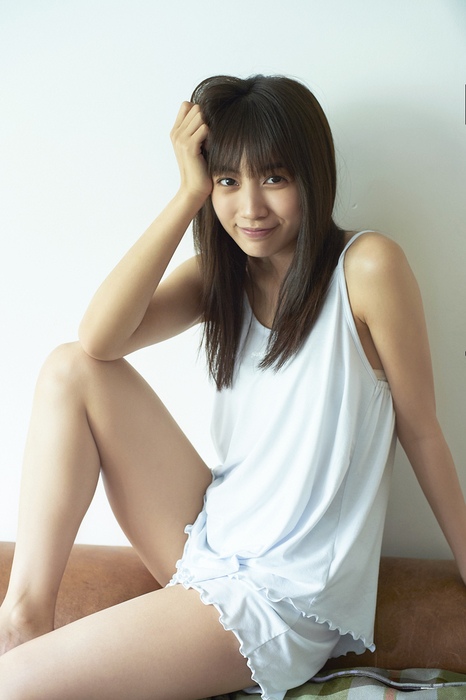 黒木ひかり むっちりバストの水着グラビア画像！