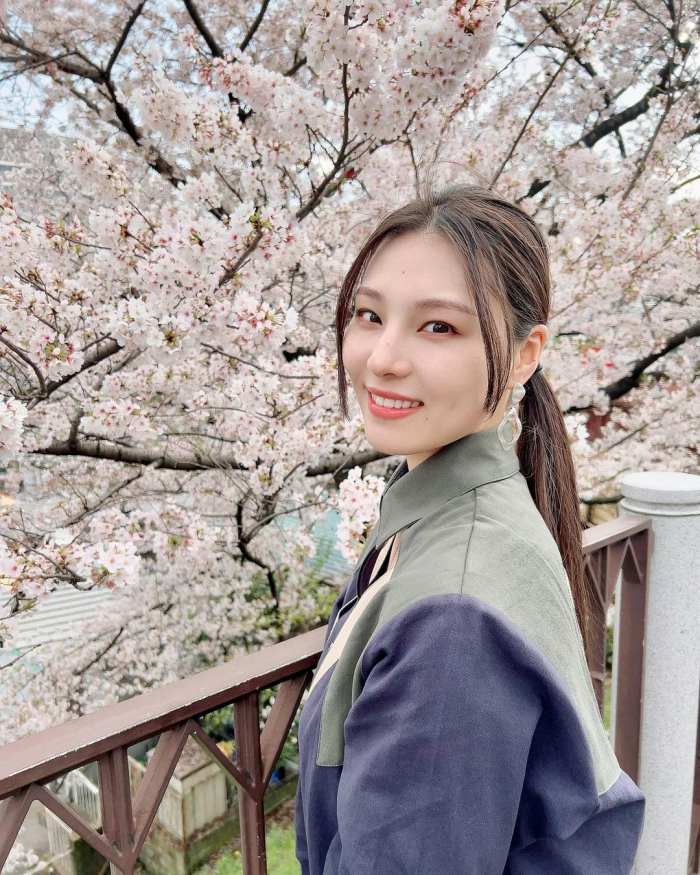 相楽伊織 けっこうボインな水着グラビア画像！