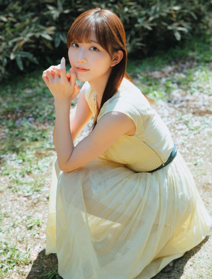 青山なぎさ 激かわな生脚＆タンクトップ画像！